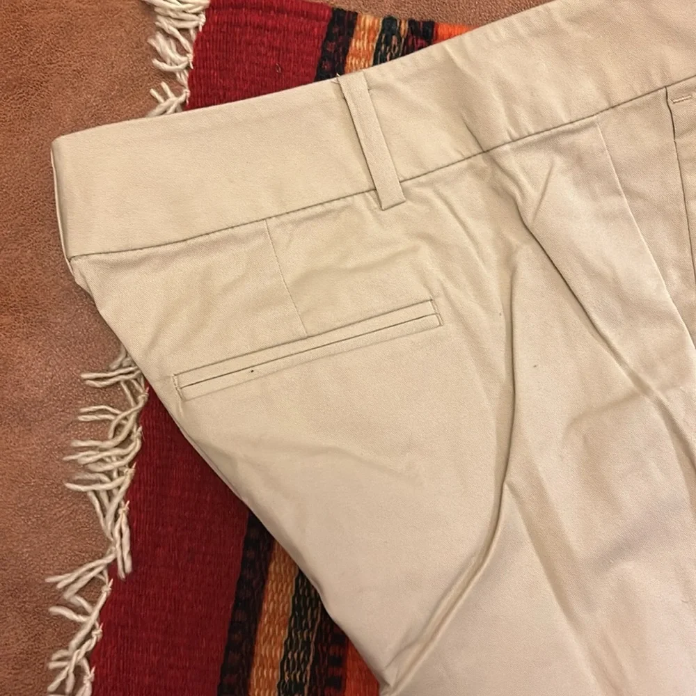 Ann Taylor BoardWalk Shorts, Size 4P, Tan, 98% Cotton, 2% Spandex, NWT